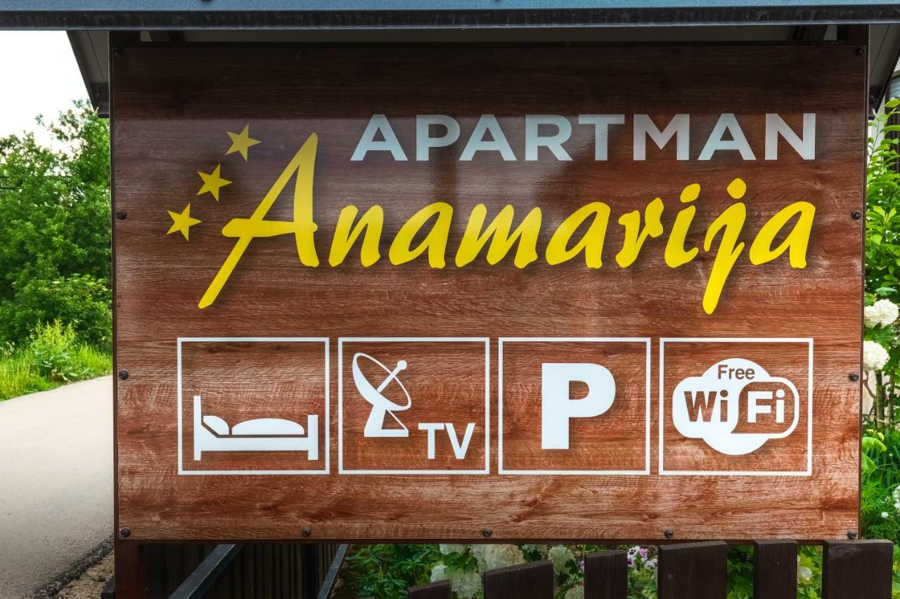 Anamarija Apartments Licko Petrovo Selo Exterior foto